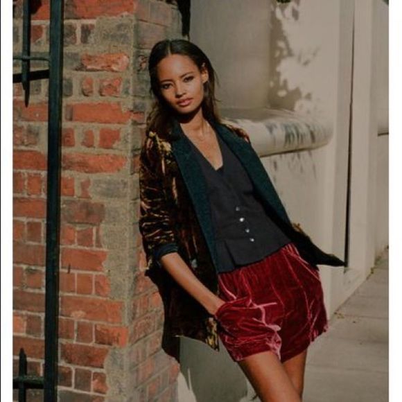 Free People & Jen's Pirate Booty Velvet Shorts XS - Picture 3 of 5